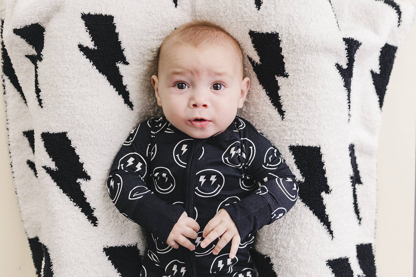 Lucky Panda Kids - Wholesale Bedding Blanket - Kids & Baby - Lightning Bolt Baby Blanket | Black1