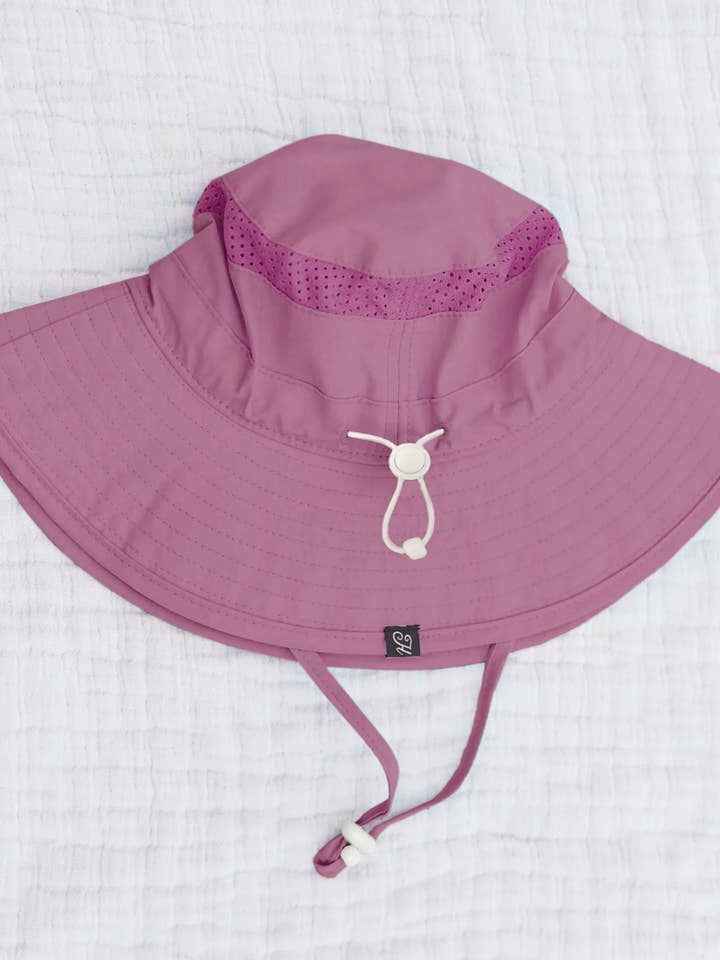 Sombrero para el sol Bucket - Berry para venta al por mayor de Honeysuckle Swim Company