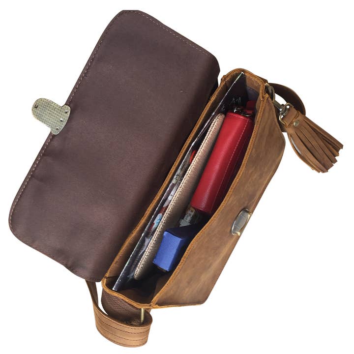 Roma Leathers, Inc. - Wholesale Crossbody Bag - Women's - Vintage leather crossbody shoulder bag with wire strap4