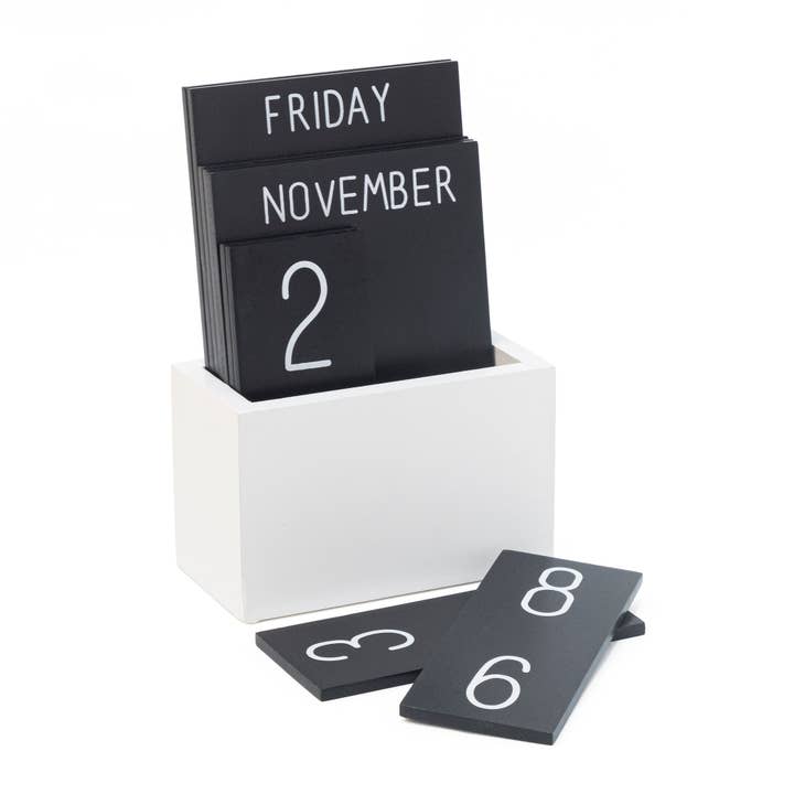 Helio Ferretti - Wholesale Calendar - BLACK WOODEN PERPETUAL CALENDAR HF