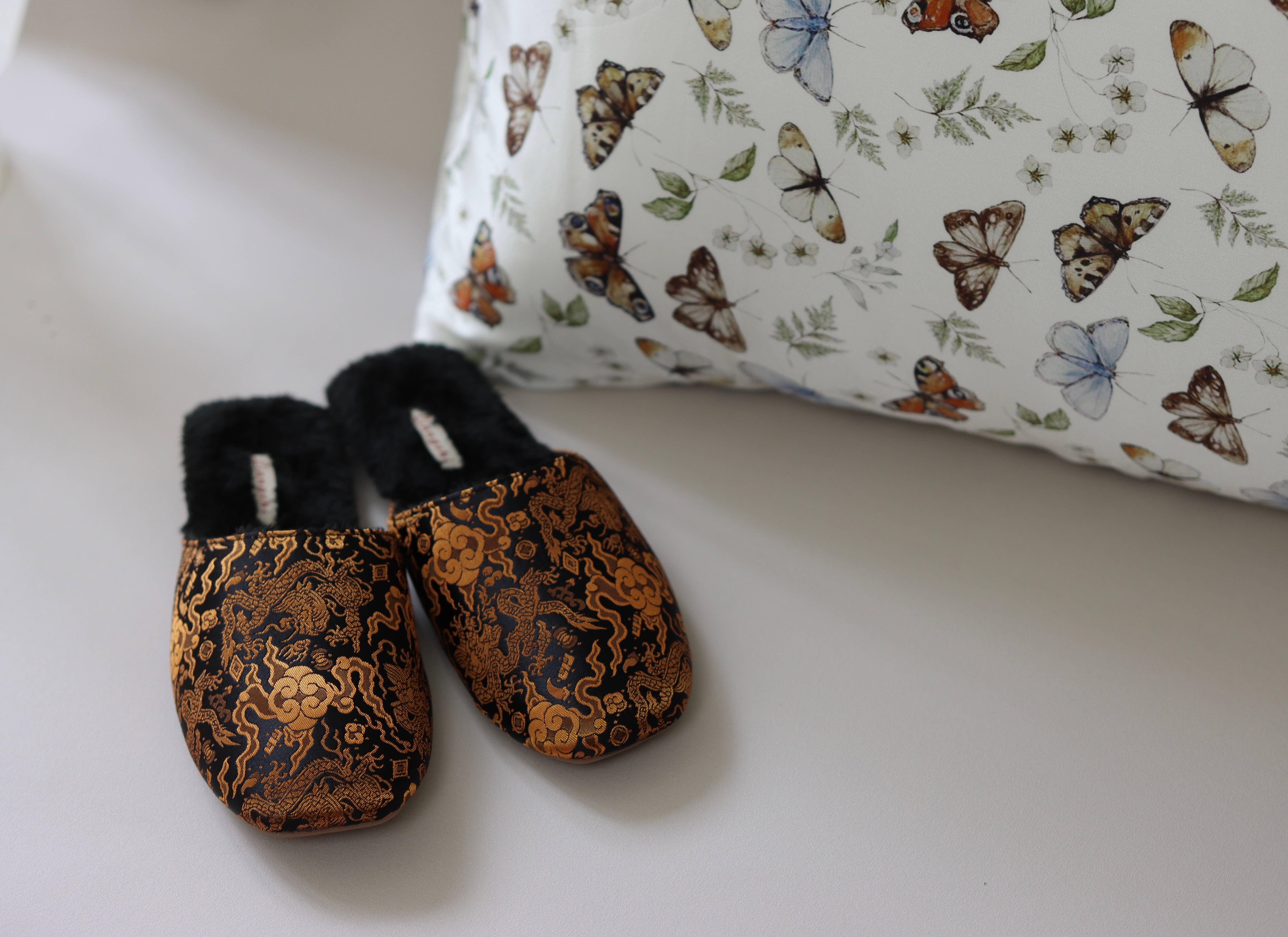 Lian Collection - Wholesale Slippers - Unisex - Unisex Embroidered Dragon Slippers – Faux Fur Lined 8