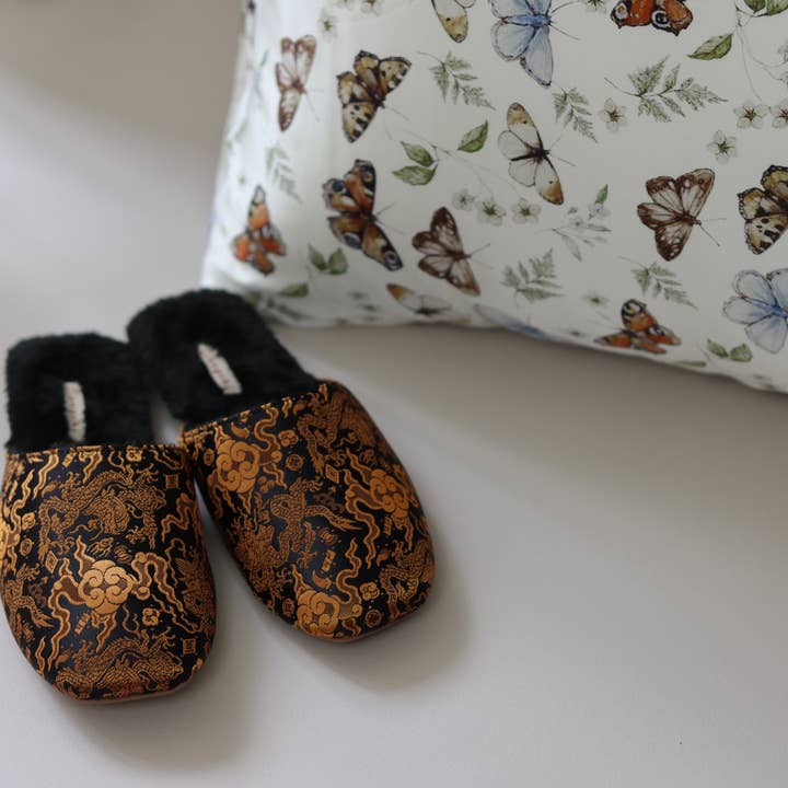 Lian Collection - Wholesale Slippers - Unisex - Unisex Embroidered Dragon Slippers – Faux Fur Lined 8