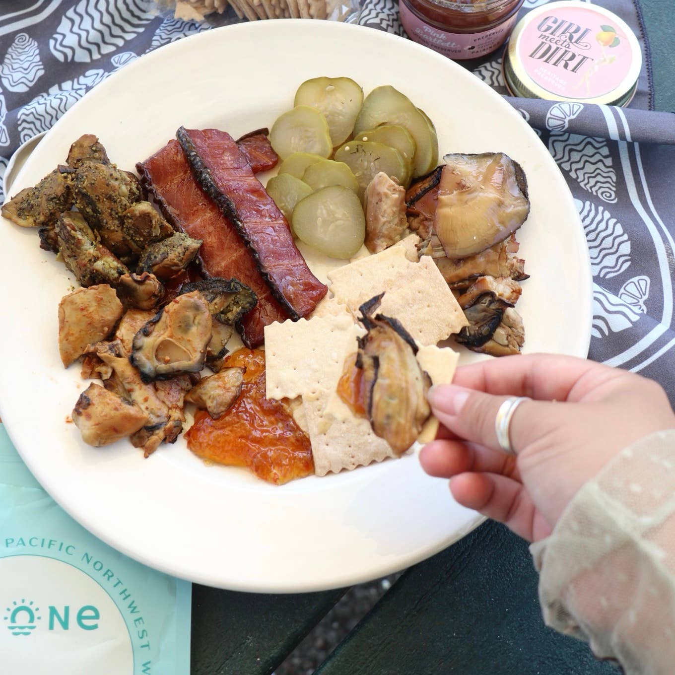 Ekone - Wholesale Fish/Seafood - Original Smoked Oyster RTE 2.25oz Pouches3