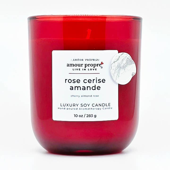 Candela di soia versata a mano alla ciliegia, mandorla e rosa cerise | 12oz per la vendita all'ingrosso da parte di Amour Propre