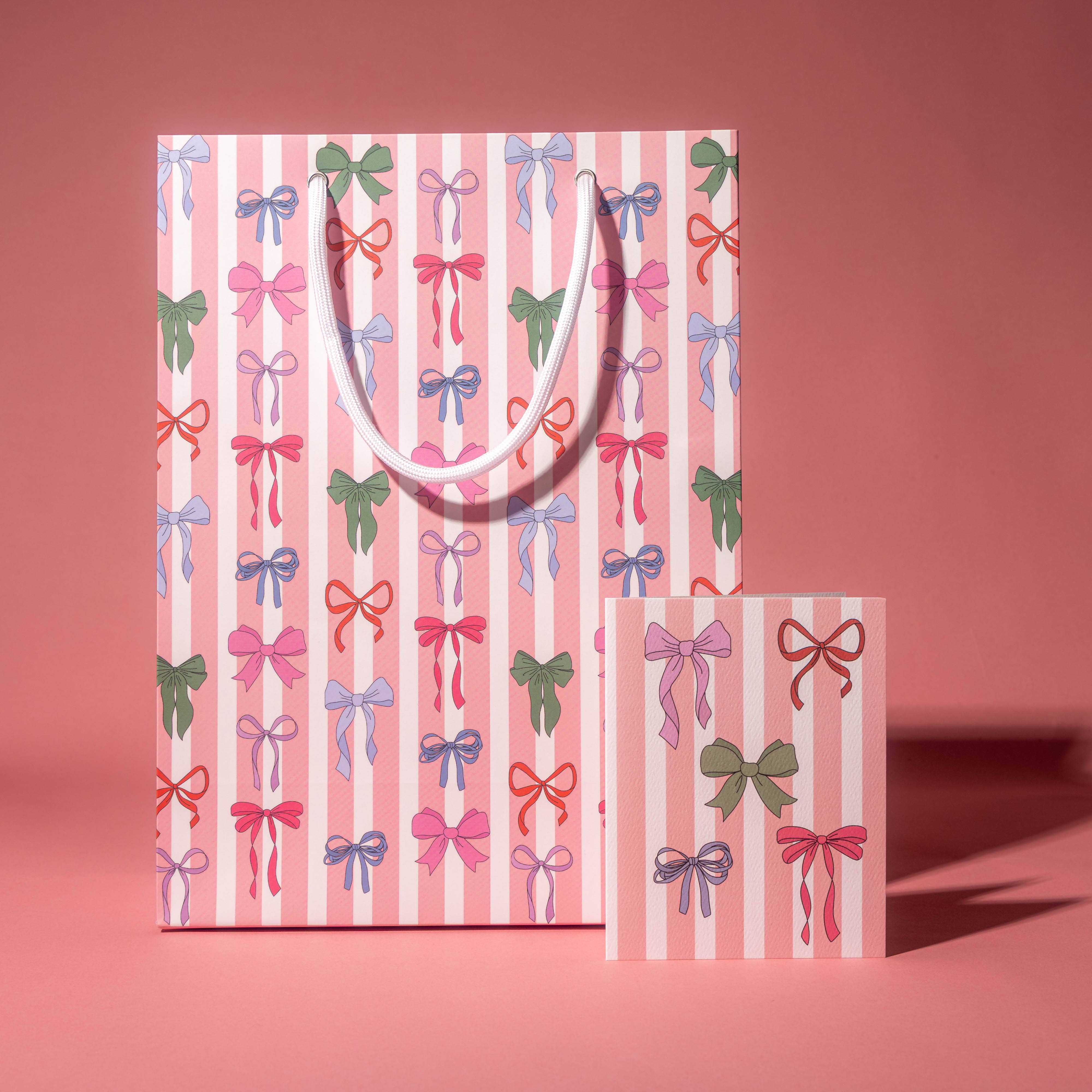 Illustrating Amy - Vente Pochette cadeau - Sac cadeau à nœuds rayés6