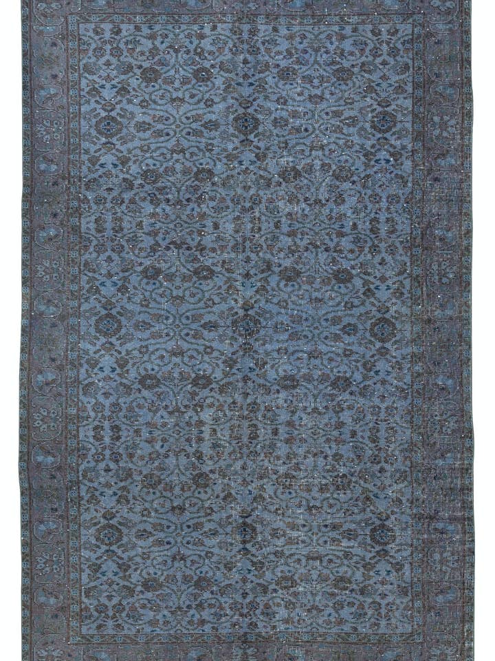 Alfombra Turca Contemporánea Hecha a Mano de Color Azul de 5.6x8.7 Pies para venta al por mayor de Rug Specialist LLC.