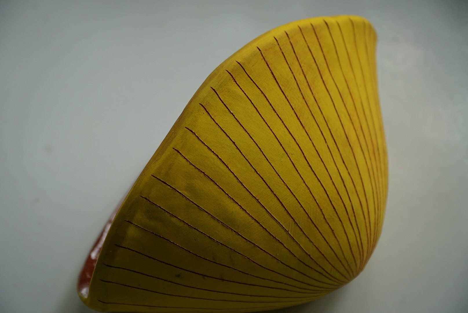 Half Light Honey - Wholesale Wall Planter - Vertical Line Wall Pocket Planter in Yellow and Terracotta4