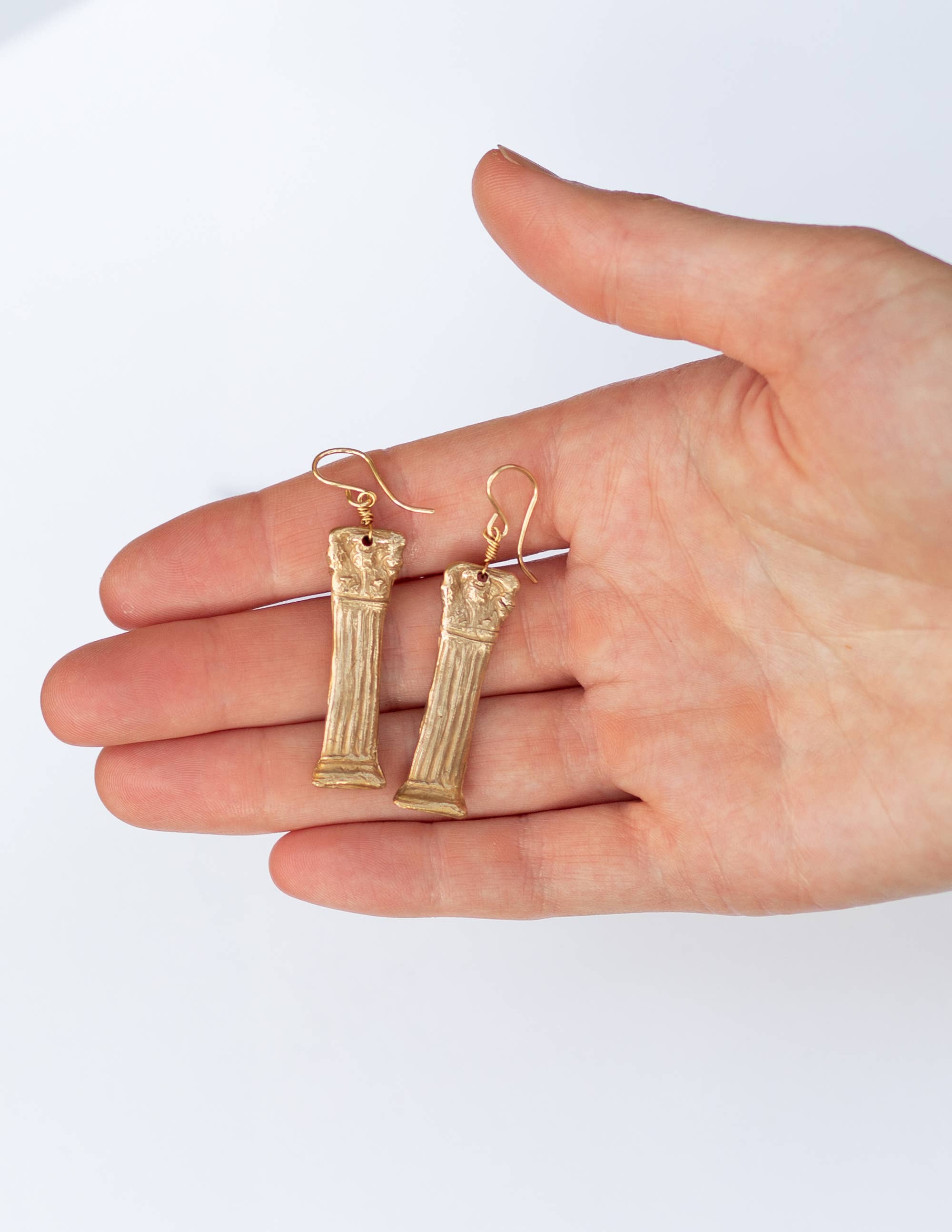 Bang-Up Betty - Vente Boucles d'oreilles pendantes - Boucles d'oreilles colonne grecque corinthienne de l'Acropole0