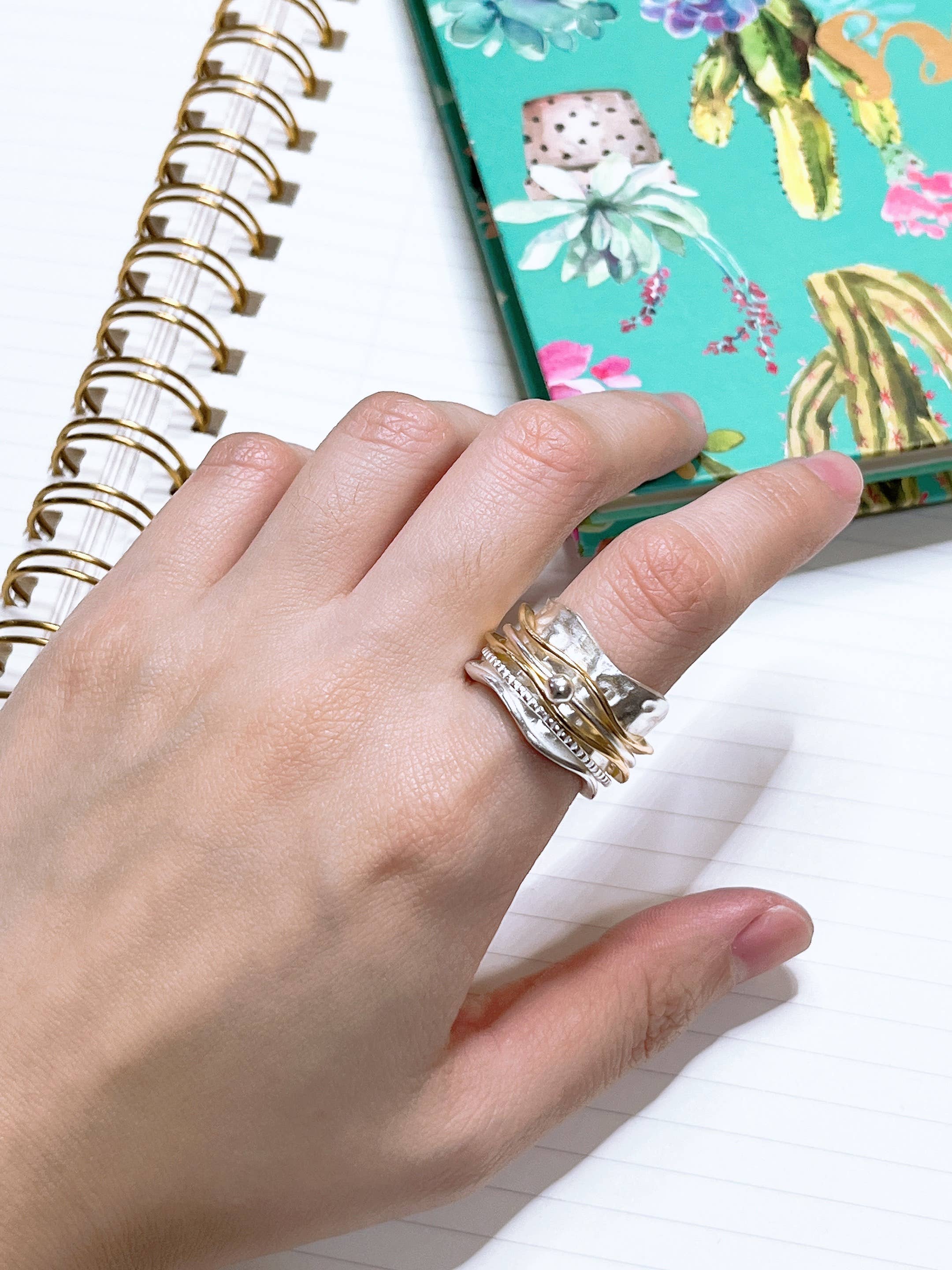 Zoey Simmons - Wholesale Band/Stacked Ring - Two-Tone Wave Spinner Ring - SF1