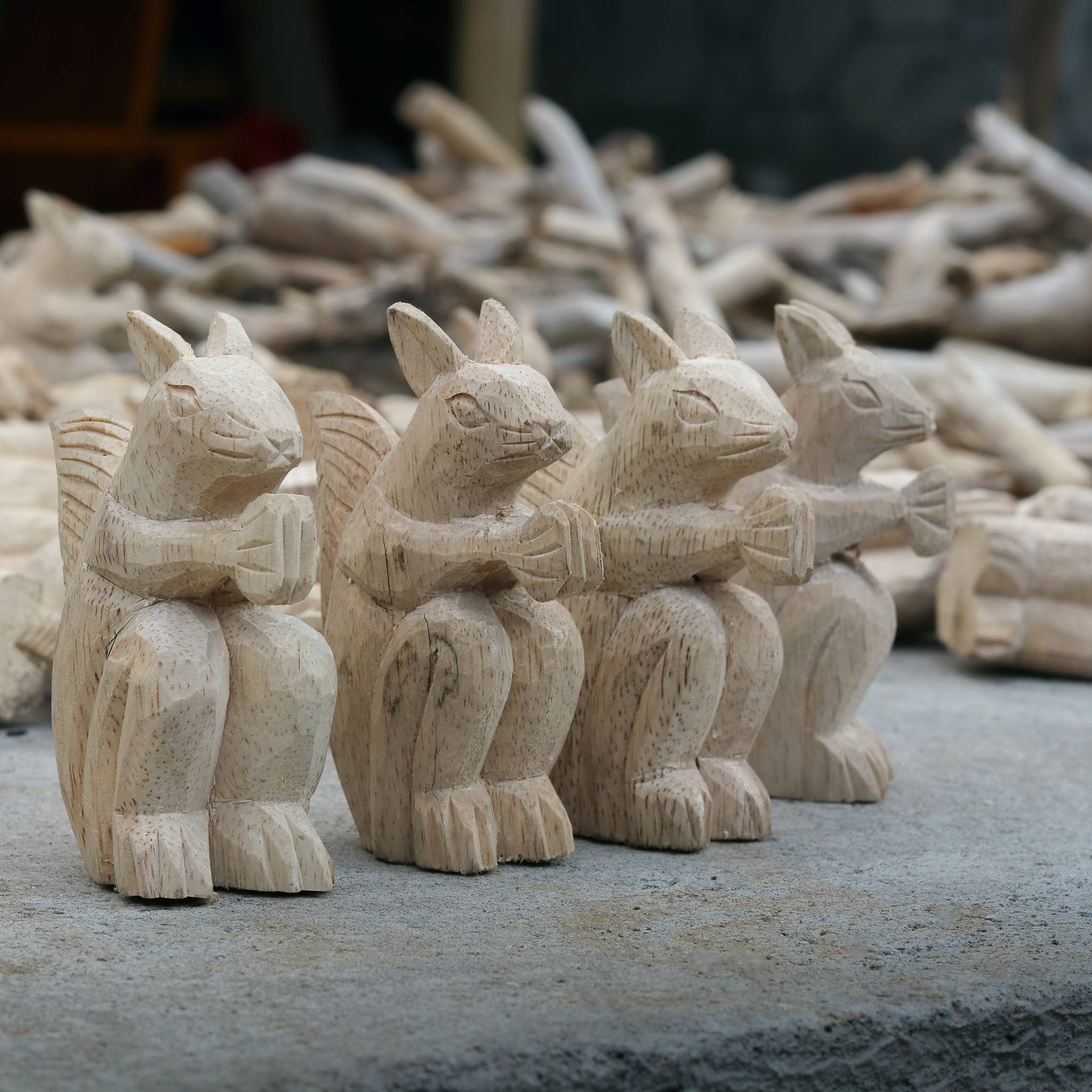 Cohasset Gifts - Vendita all'ingrosso Campanelle a vento - Campana Cohasset Triplo Scoiattolo2