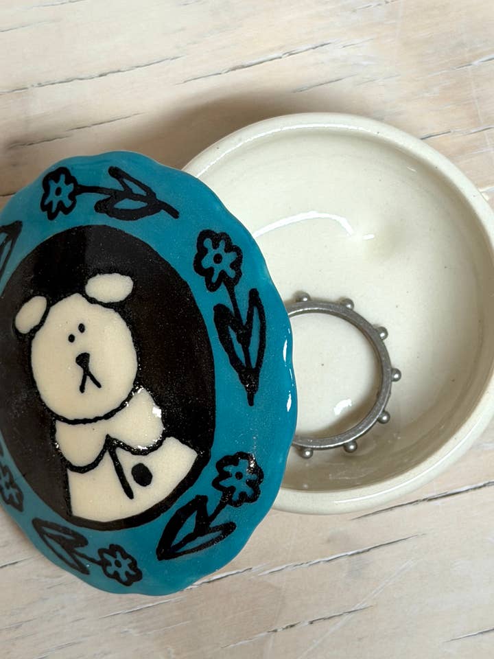 Bloemen Hond Sieradendoos voor wholesale door Rolly Poly Studios