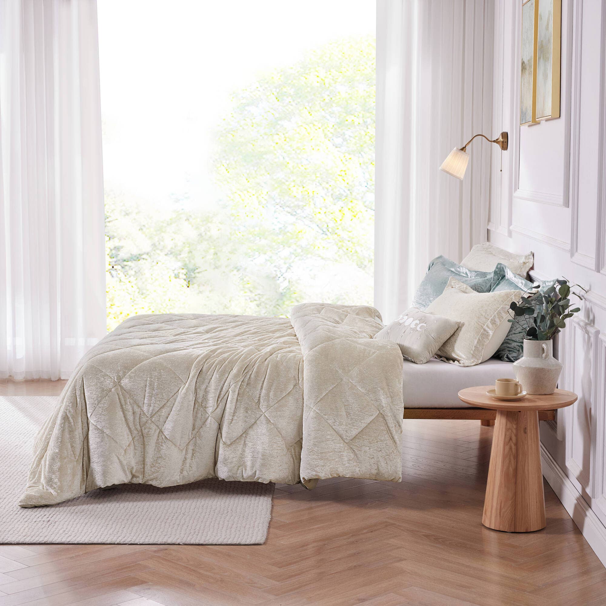 Olliix - Wholesale Bedding Set - Velvet Quilted Diamond Comforter Set, Champagne10