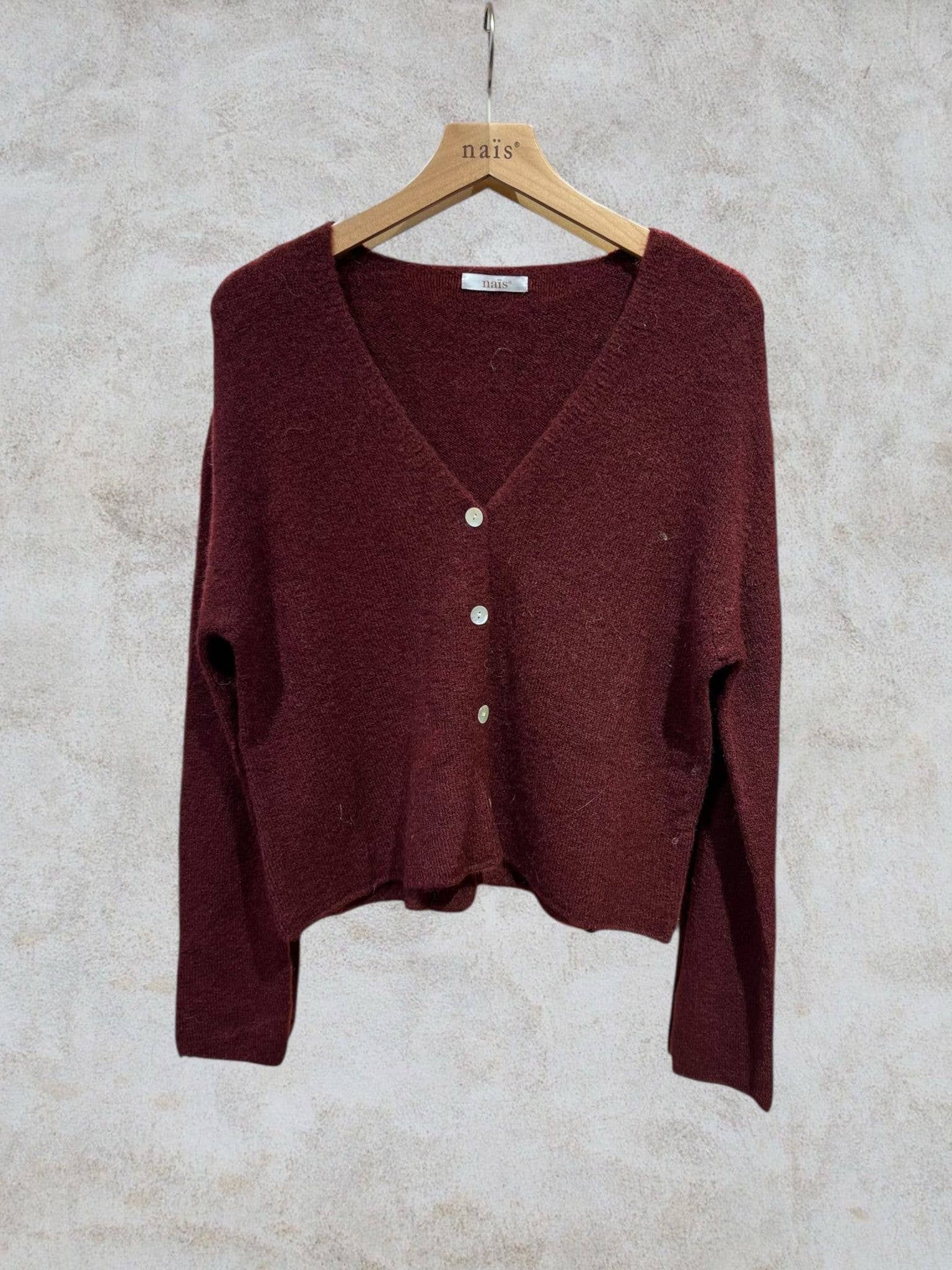 NAÏS PARIS – wholesale Kofta - Dam – Kort knappad V-ringad kofta i alpaca och ull12