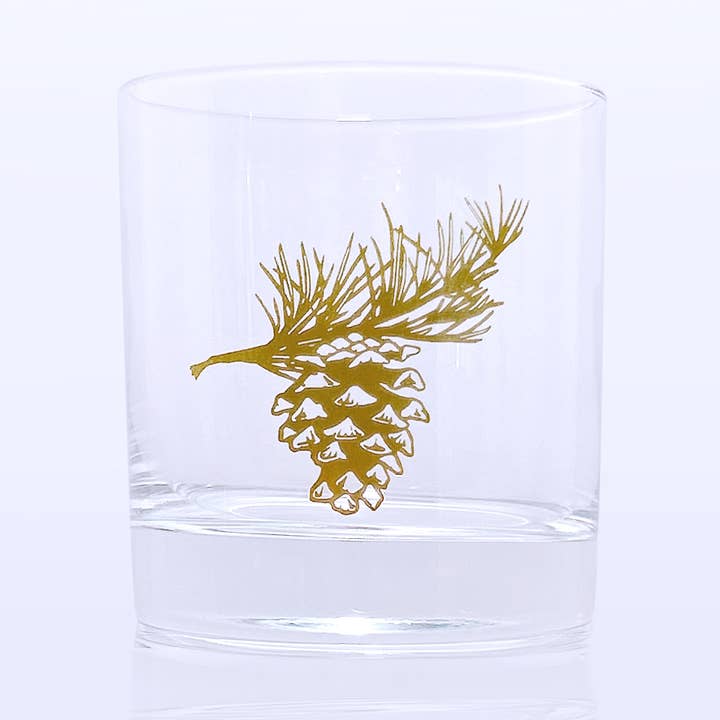 Bicchiere da cocktail Lowball di ispirazione botanica: Pinecone & Sprig per la vendita all'ingrosso da parte di Bough & Antler Northwest Goods