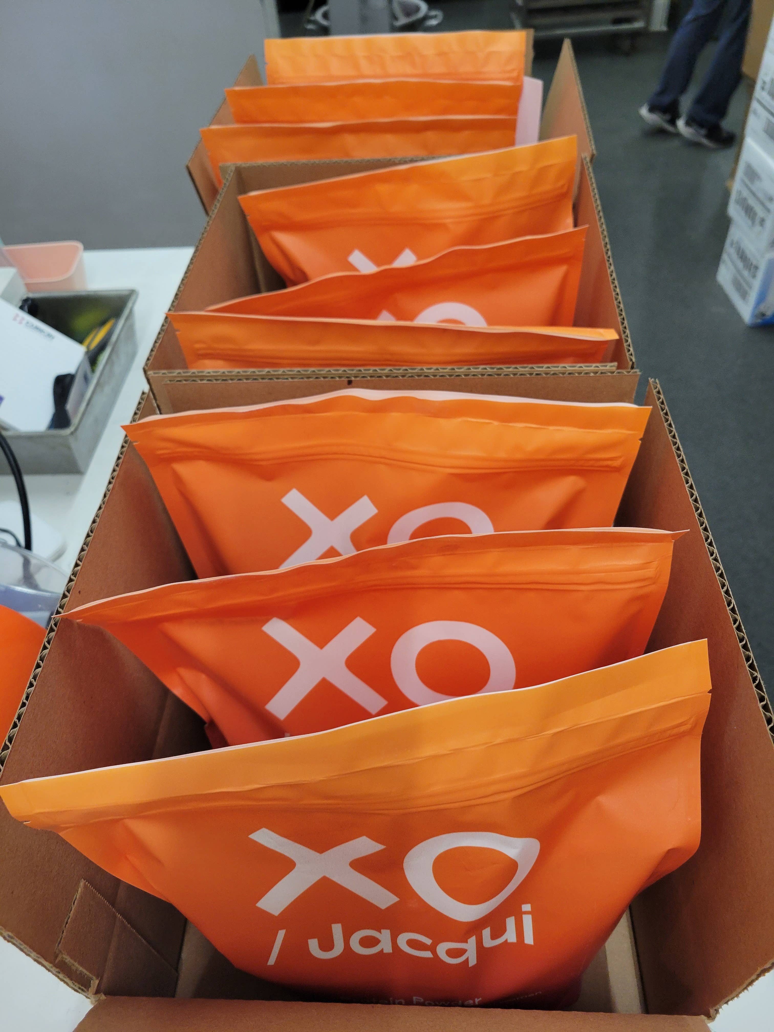 XO Jacqui - Venta al por mayor Proteínas y superalimentos en polvo - Proteína en polvo Strong + Vital para apoyar la menopausia9