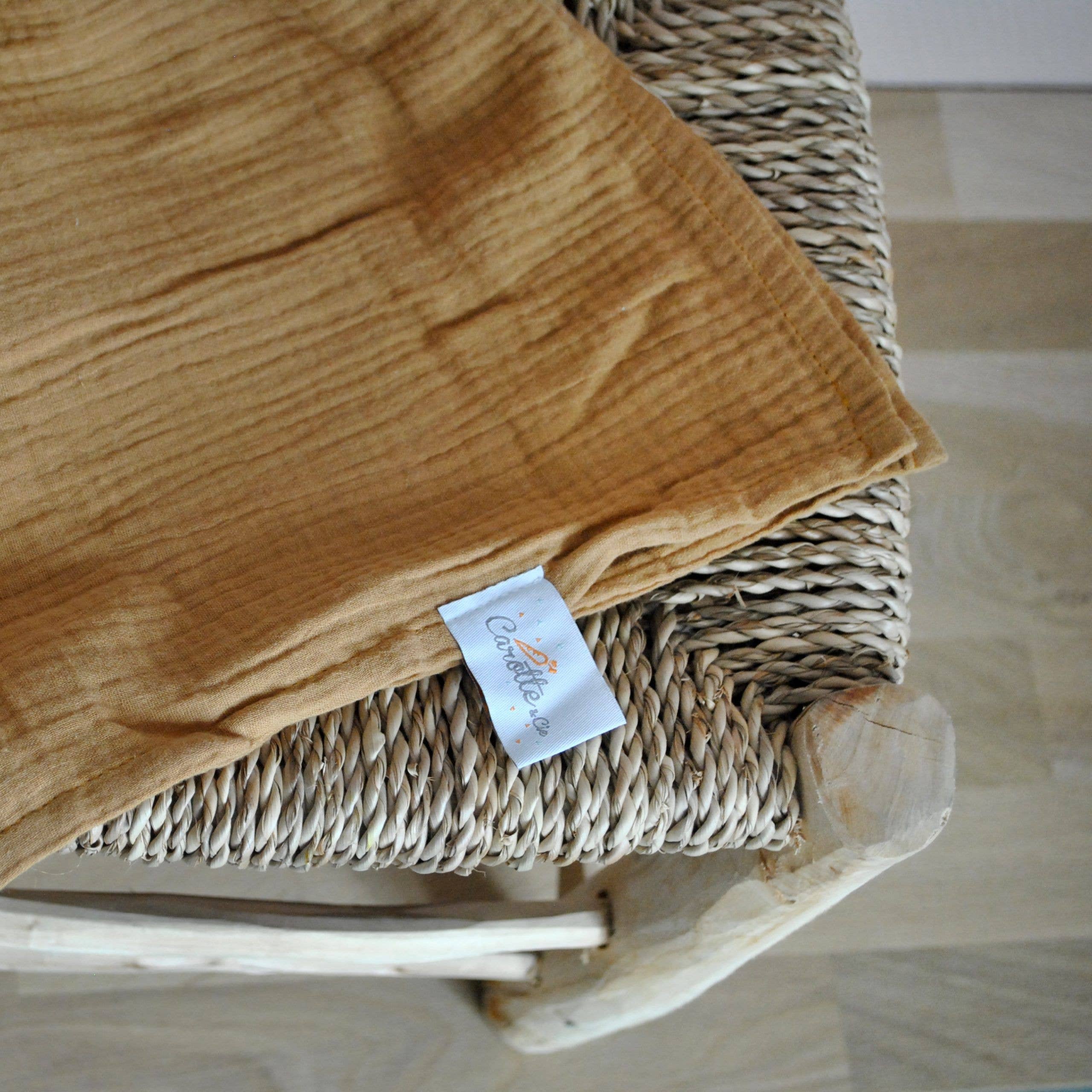 Carotte & Cie – Großhandel Bettdecke – Kind & Baby – Einfarbiger Maxi-Wickel aus Kamel4