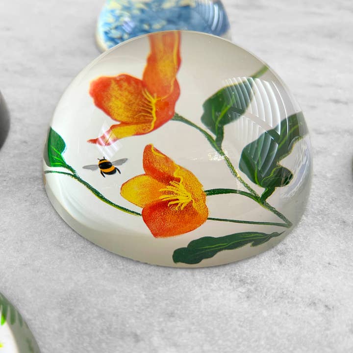 Favorite Story - Wholesale Paper Weight - Glass Dome Paperweight - Hellebore