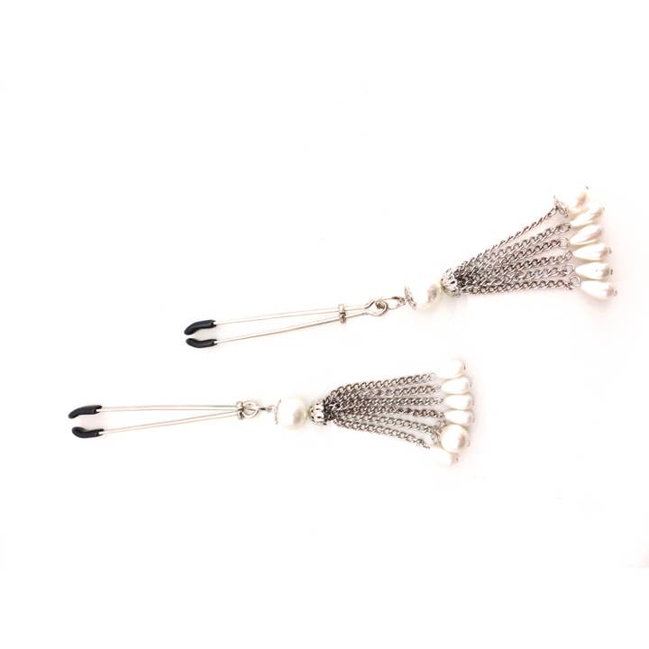 Nipple Clamp - Tweezer - Chrome - Pearl Tassel - Long for wholesale by Bijoux De Nip