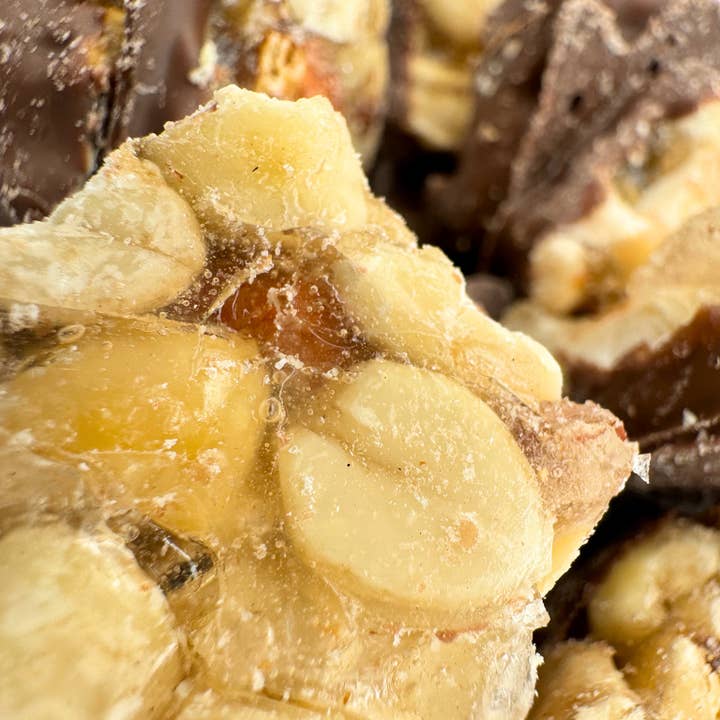 Martin's Country Store LLC – Großhandel Süßigkeiten mit Schokoglasur – HALB GETAUCHTE ERDNUSSQUADRATE 9,6 Unzen1