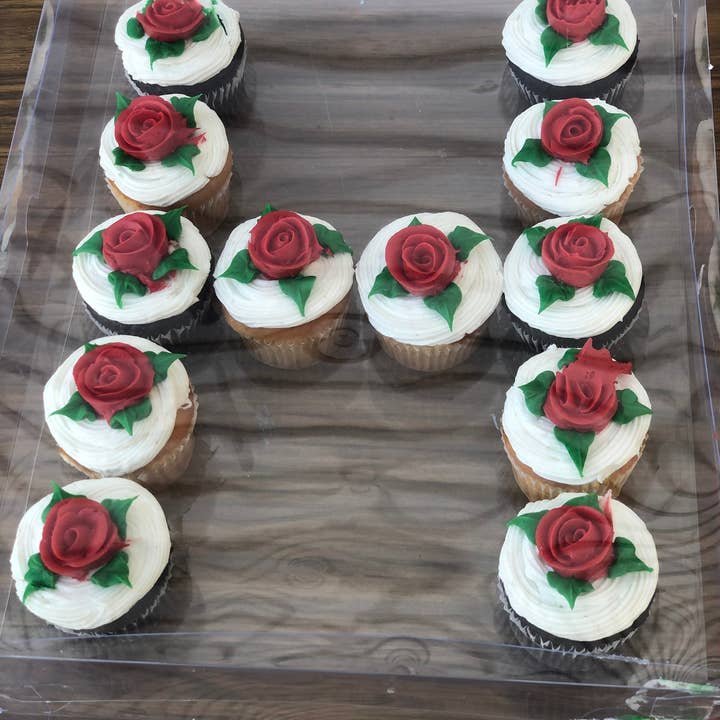 Jsincorporated - Wholesale Cupcake/Muffin Liner - A-Z Letter Cupcake Box1