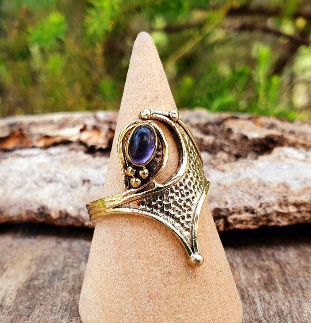 Kaali Boutique - Vente Bague avec plusieurs pierres - Bague en améthyste et laiton style bohème / Hippie / Boho / Ethnique / Rustique / Tribal / Gitan / Festival / Guérison / Festival / Pierre de naissance