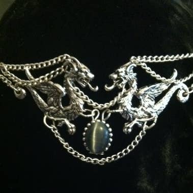 Diadème Double Dragon pour la vente par Silver Lady Inc.