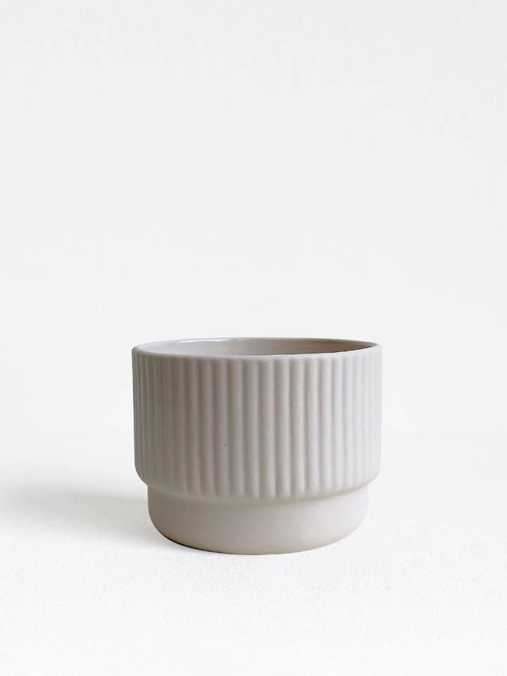 Handgemaakte Steengoed mok – Column Collectie (Zand) voor wholesale door Archive Studio