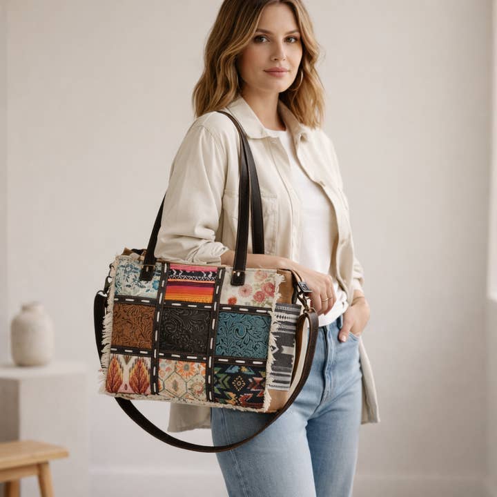 Multi Patch Upcycled Canvas & Läder Messenger Box Väska för wholesale av Hopofly Bags