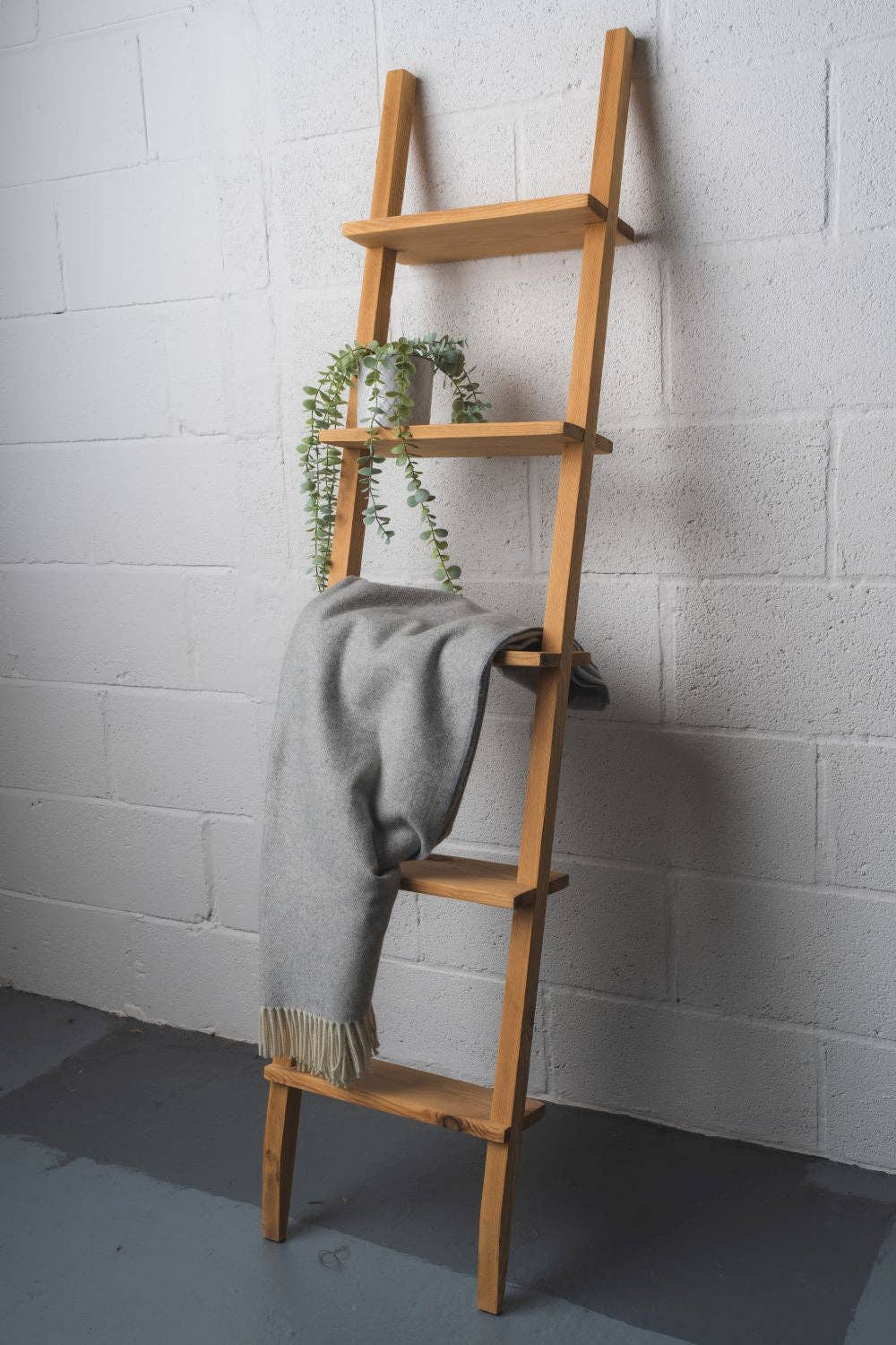 The Scotland Kilt Company - Wholesale Throw Blanket - Scottish Made Diamond Pattern 100% Cashmere Throw by Lovat Mills - Mist Grey1