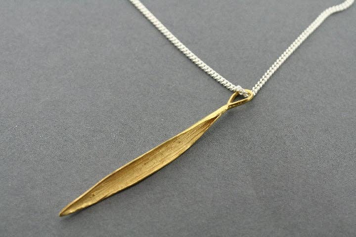 Makers & Providers - Wholesale Pendant/charm necklace - Long tea leaf pendant - gold on 55cm silver chain0