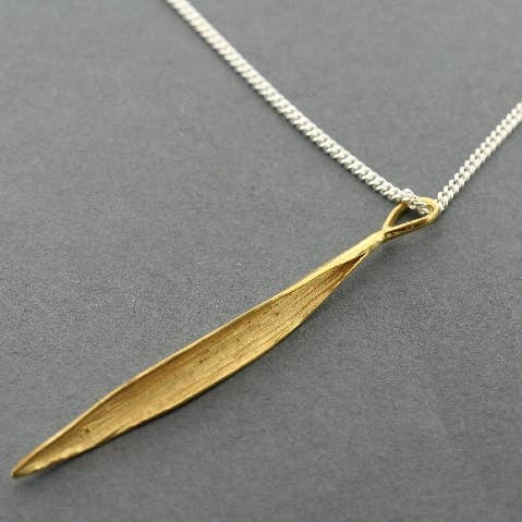 Lange theeblad hanger - goud op 55 cm zilveren ketting voor wholesale door Makers & Providers