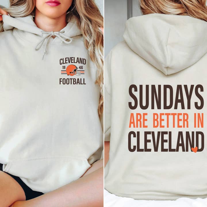 Sweat à capuche graphique en gros "Les dimanches sont meilleurs à Cleveland" - Expédition rapide pour la vente par Limeberry Designs