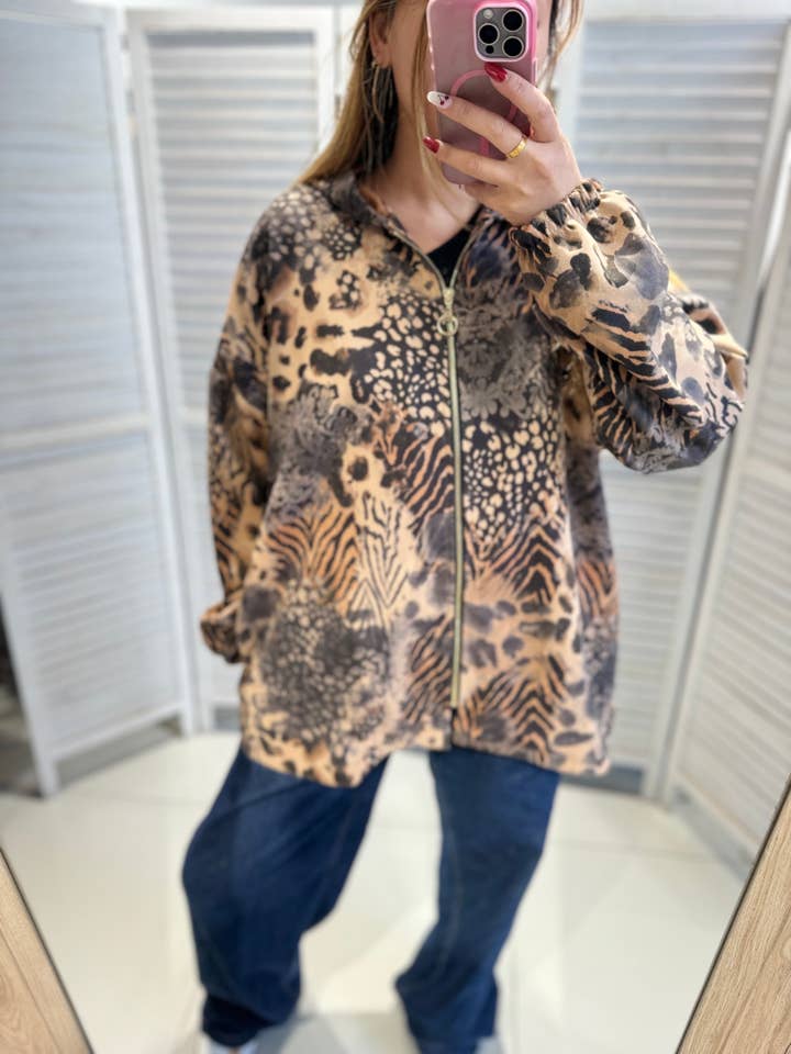 Beige Printed zip-up jacket with long sleeves for wholesale on Faire1