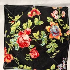 Zwarte magnetronkomhouder met bloemen voor wholesale door Mama Cees Creations