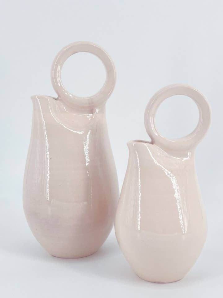 Vase en céramique traditionnelle avec anse ronde pour la vente par Cerámica Roca Caus