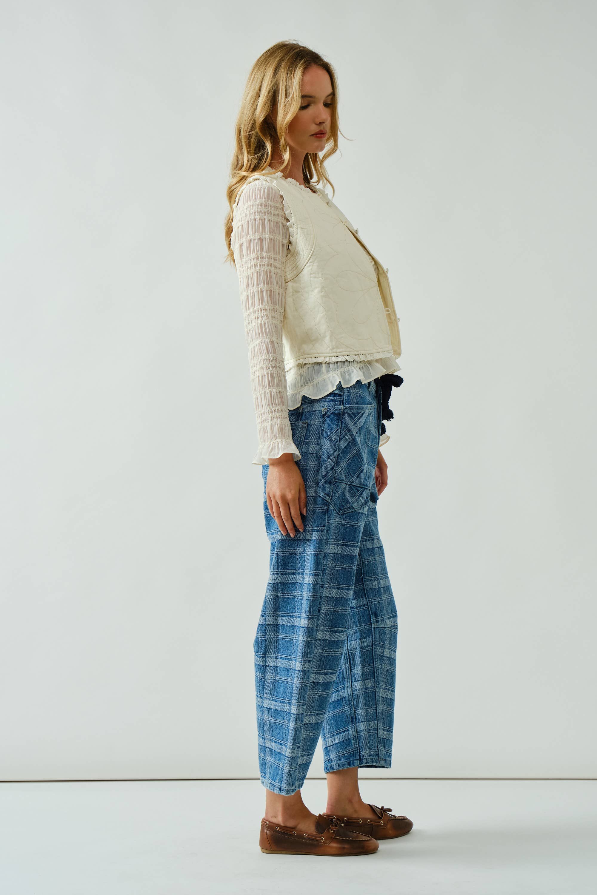 AJP5483 NEW PLAID SEMI BARREL JEANS WITH BELT for wholesale on Faire6
