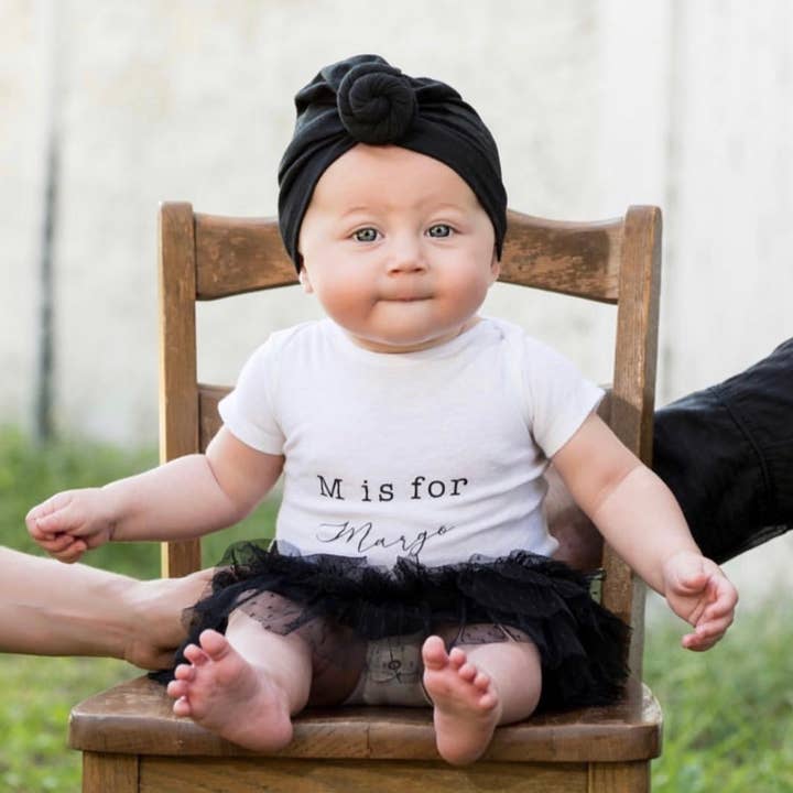 Turban nœud pour bébé noir minuit | Bandeau pour nouveau-né et nourrisson pour la vente par Headbands of Hope | One Purchased One Donated