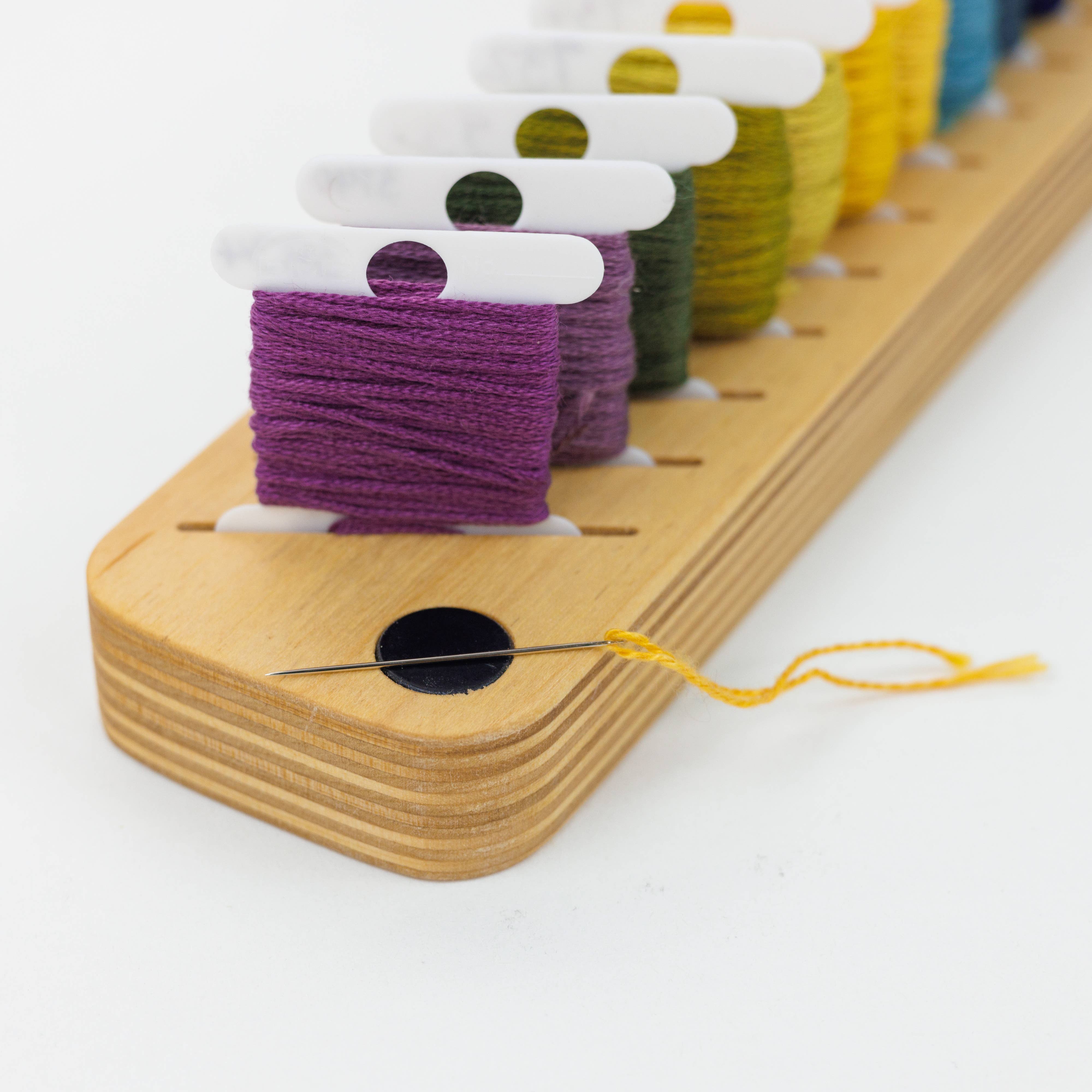 Modern Hoopla – Großhandel Kreuzstich-/Stickzubehör – Starter-Set Original (Rahmen + Halterungen + Garnrollenhalter)7