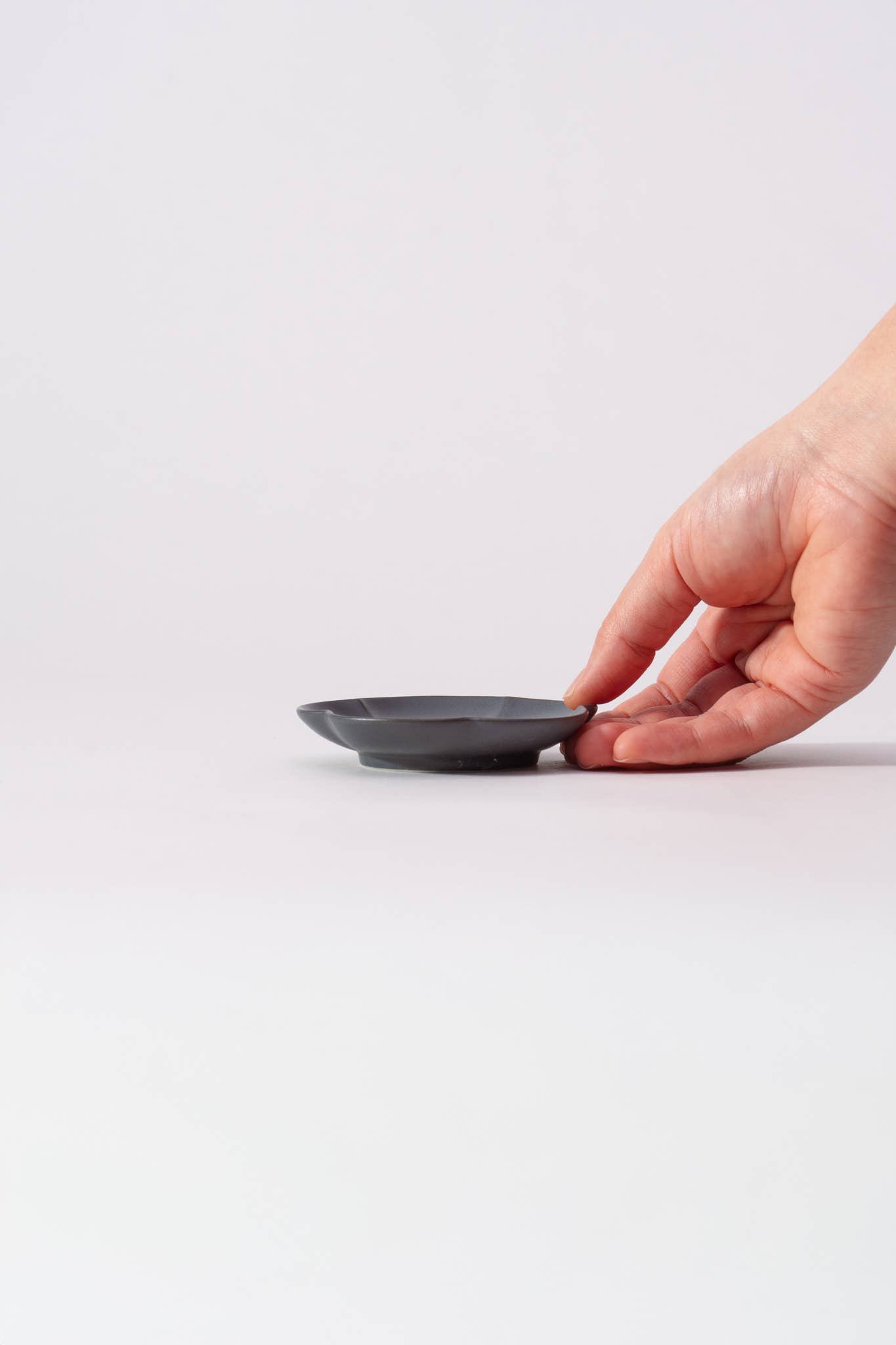 LAKOLE - Wholesale Dish - Mino Ware Mini Dish Ume Blossom Black3