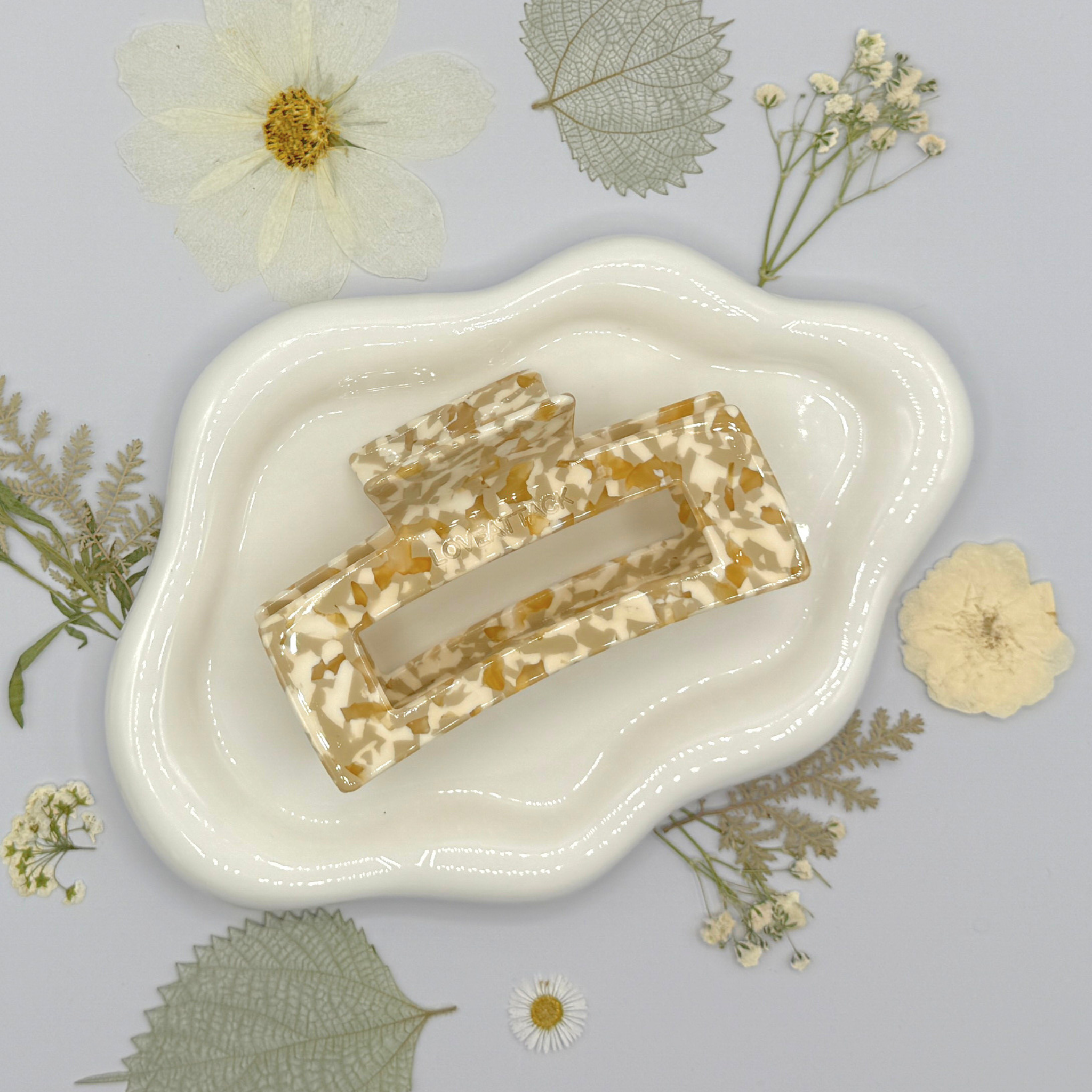 Love Attack - Wholesale Hair Clip - Women's - Aven Cellulose Acetate Hair Claw Clips3