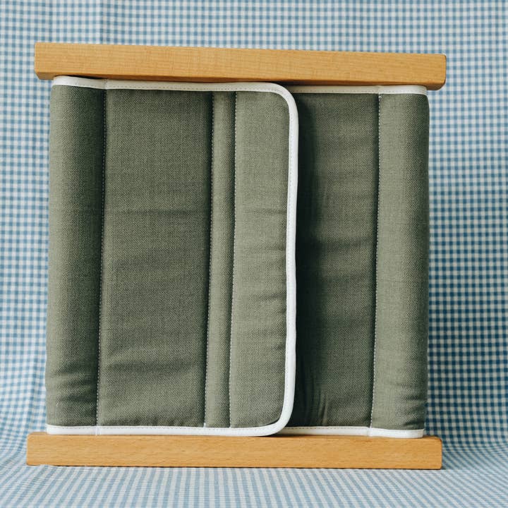 Observe édition - Wholesale Wood Toy - Kids - Upcycled Montessori Dressing Frames6