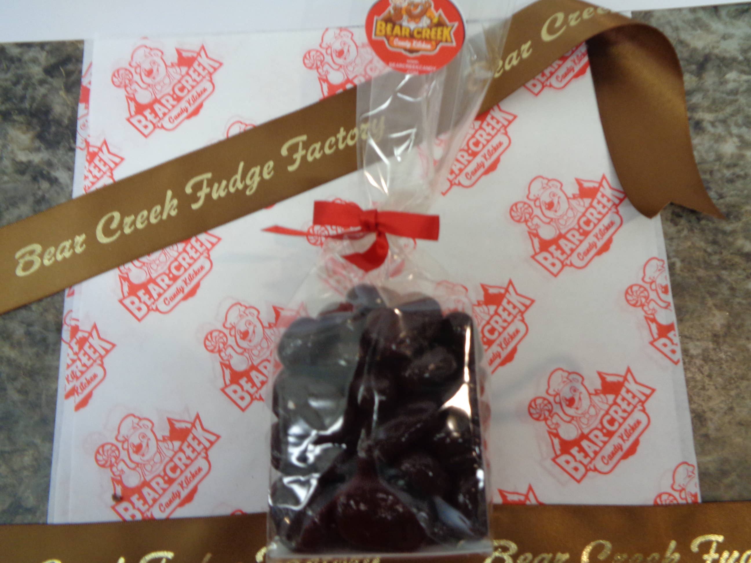 Bear Creek Candy Kitchen – wholesale Chocolate-covered sweets – 🔖 Dark Chocolate Cranberries 🍇Chocolate Covered Raisins🍫 1 lb Bags1