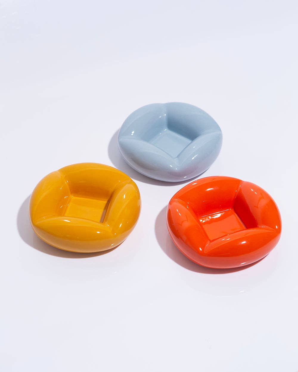 WEED'D - Wholesale Ashtray - SB005 RED ASHTRAY1