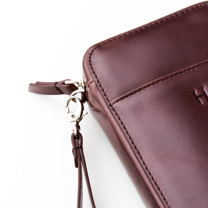 HELMBROOK London - Wholesale Crossbody Bag - Men's - Carlyle Handcrafted Leather Handbag18