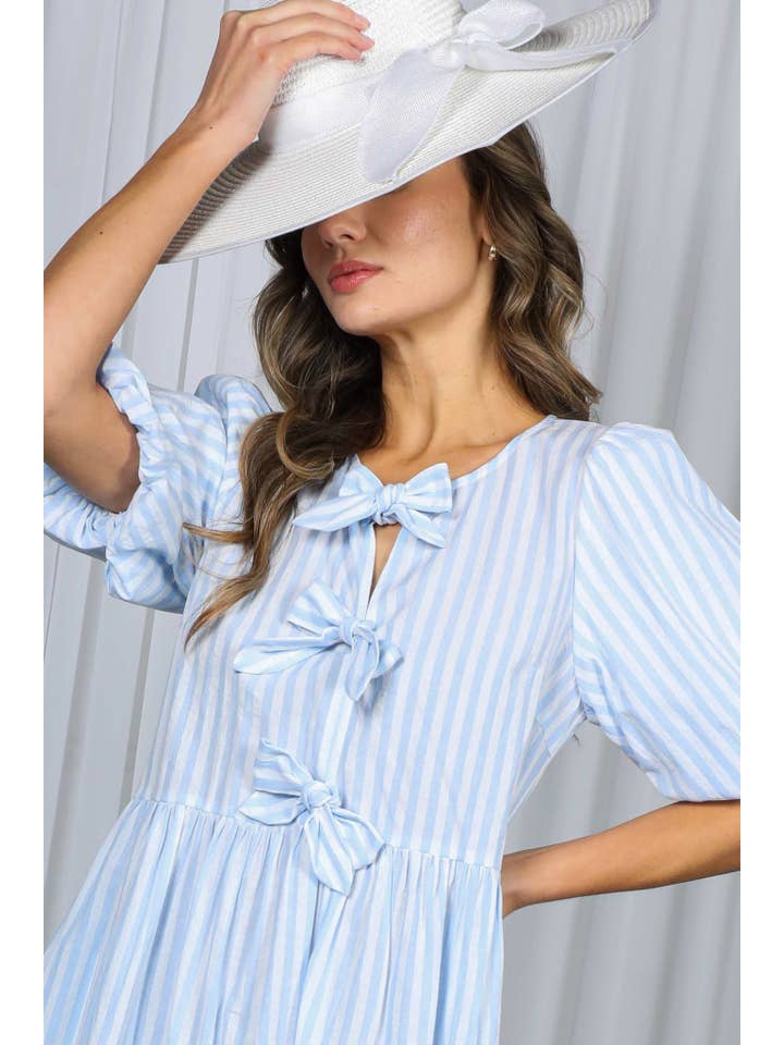 Vine & Love - Wholesale Blouse - Women's - 1/3 Open Tie Front Striped Puff Sleeve Blouse Top VT82682