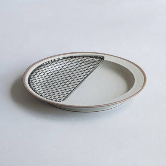 KIKIME – wholesale Dinner plate – amime Plate Half 9" | Plate w/ Half-moon shaped metal net 2