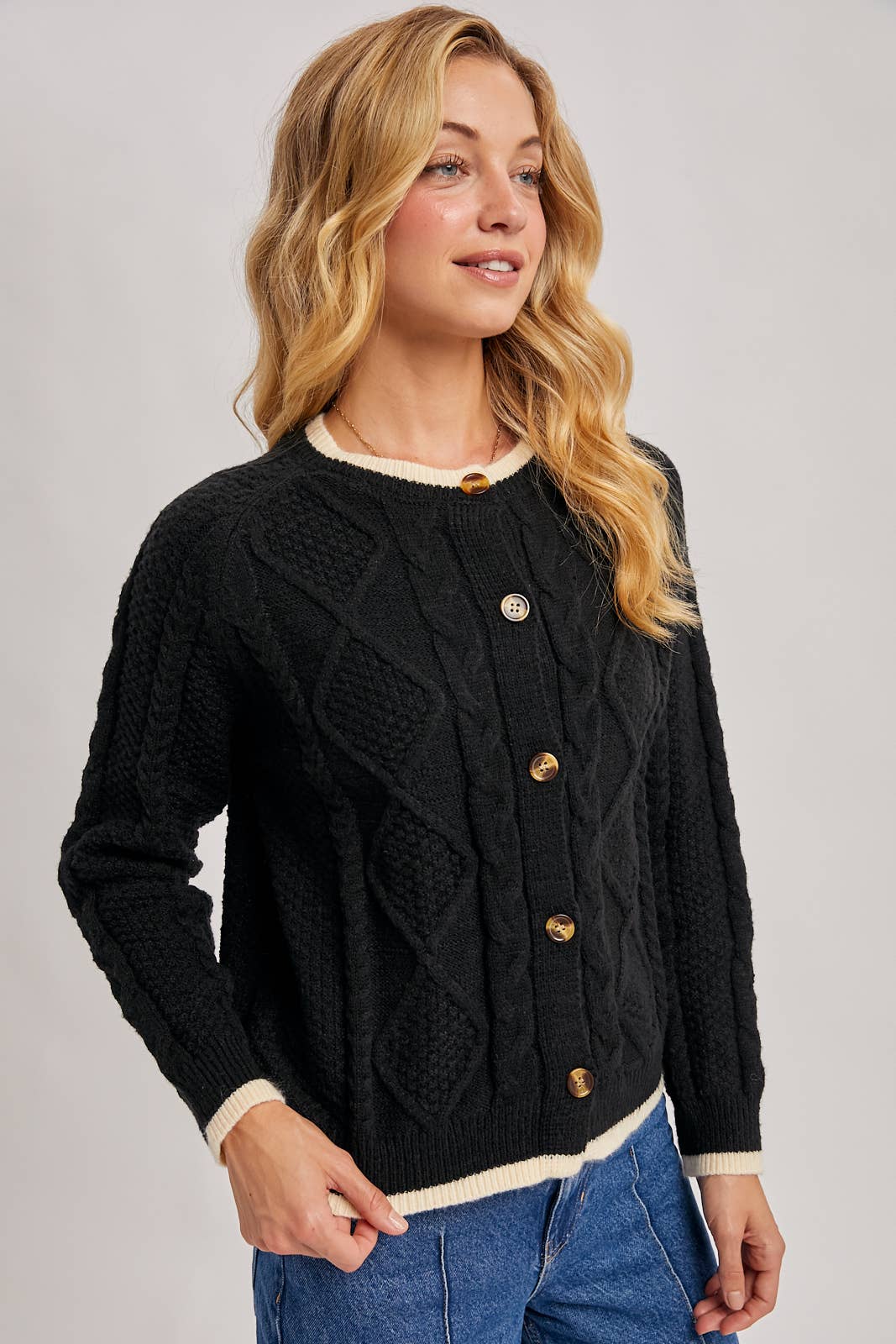 Bluivy - Vendita all'ingrosso Cardigan - Donna - CARDIGAN IN MAGLIA A TRECCE BUTTON DOWN18