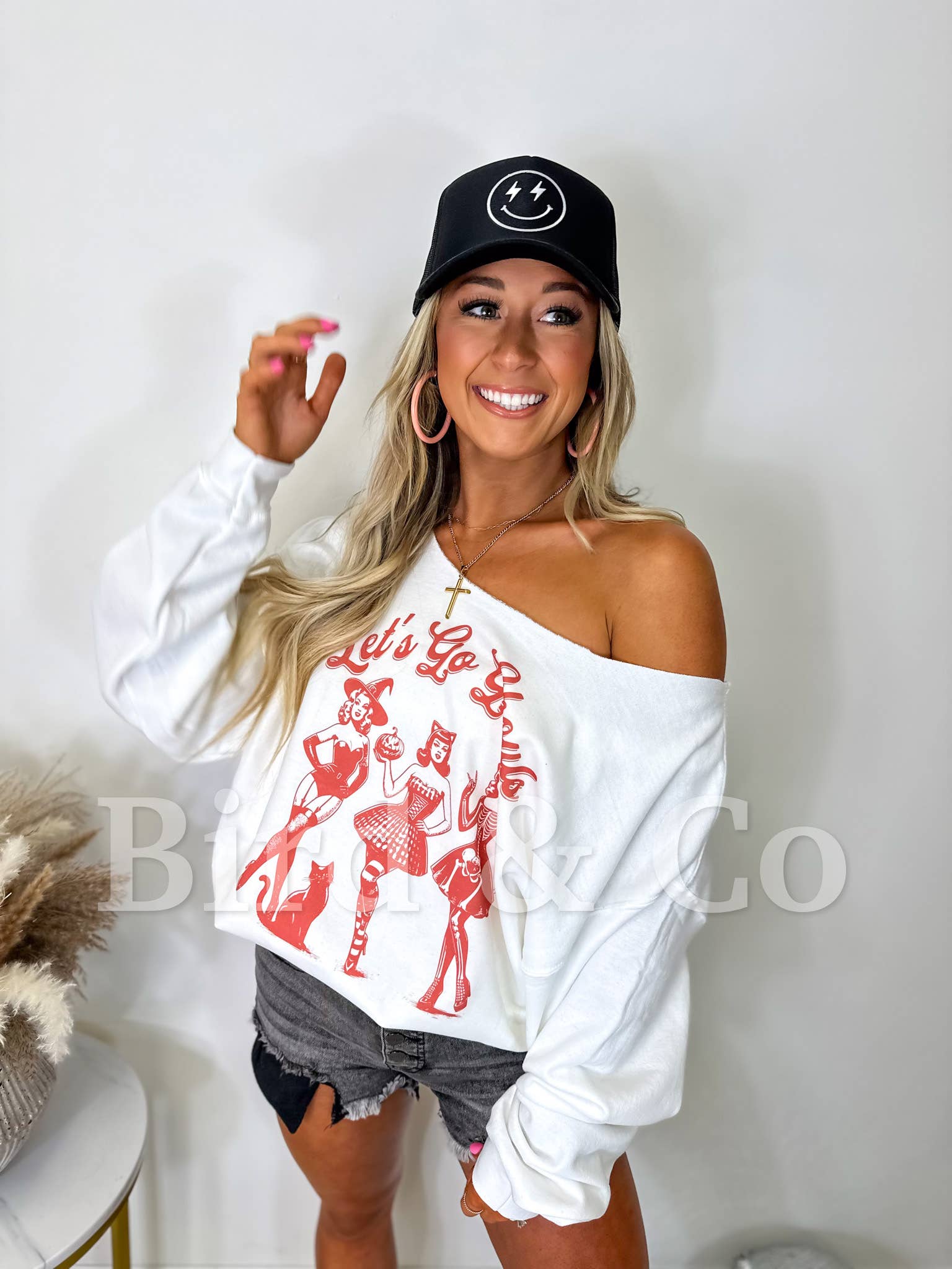 birdie - Vente Sweat-shirt à imprimés – femme - Col rond blanc à épaules dénudées Lets Go Ghouls2