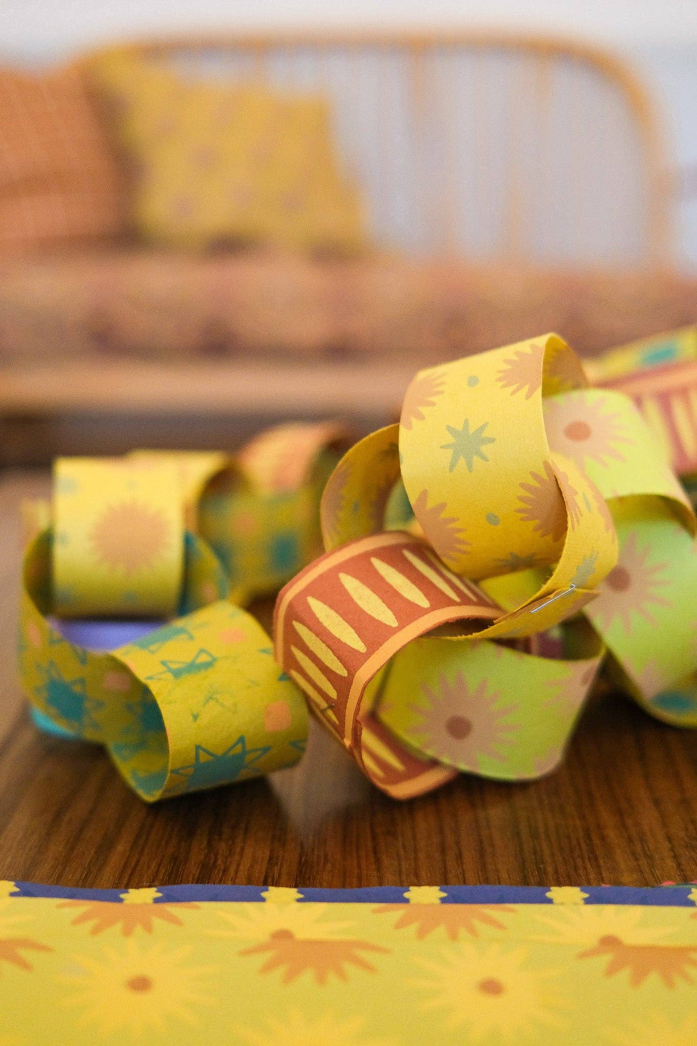 East End Press - Wholesale DIY Craft Kit - UK/EU: Yellow and Green Paper Chain Kit13