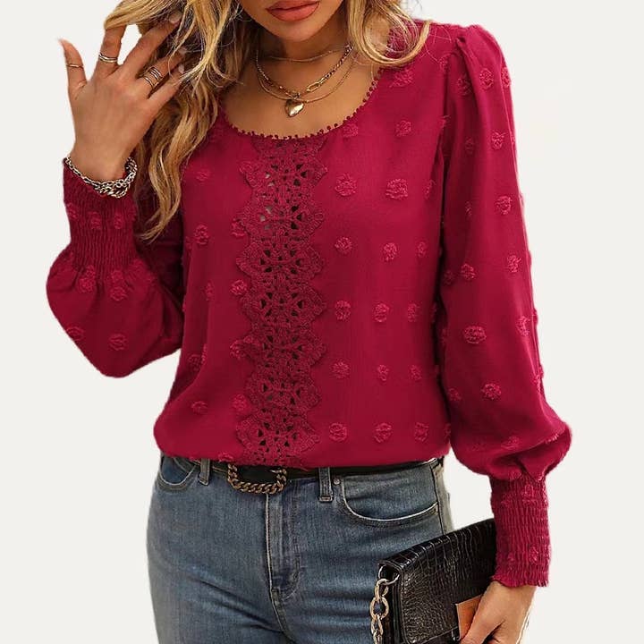 The Moment Collection - Wholesale Blouse - Dames - Altijd trendy Swiss Dot gehaakte top met lange mouwen van mesh1